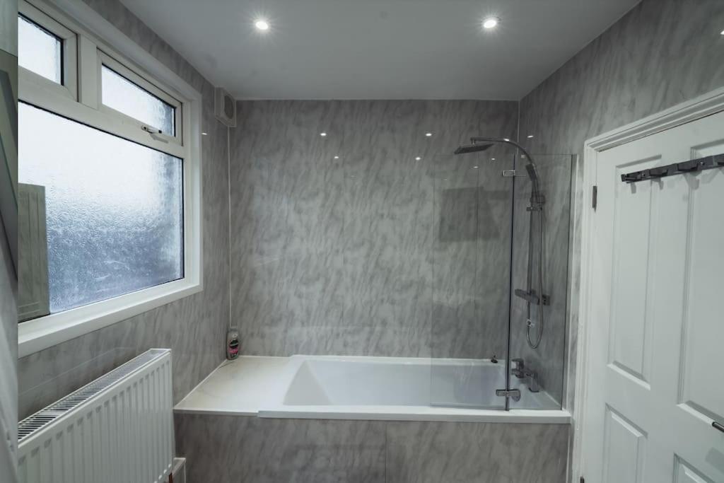 1 Bed - Wifi - Pet Friendly - Harrow Apartment Exterior photo